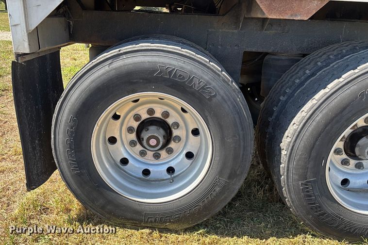 image for item EN5582 1997 Timpte Super Hopper grain trailer