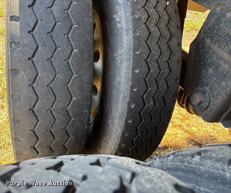 image for item EN5582 1997 Timpte Super Hopper grain trailer