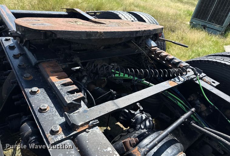 image for item EP0517 2013 Freightliner Cascadia  semi truck