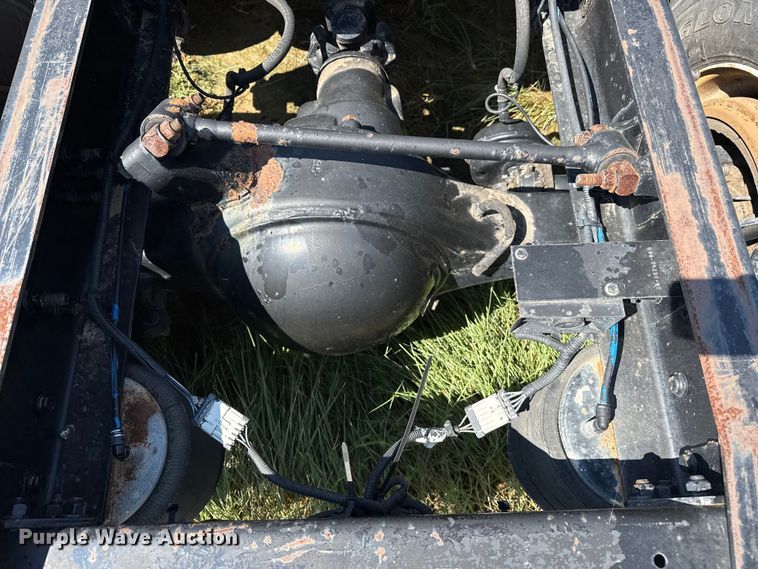 image for item EP0517 2013 Freightliner Cascadia  semi truck