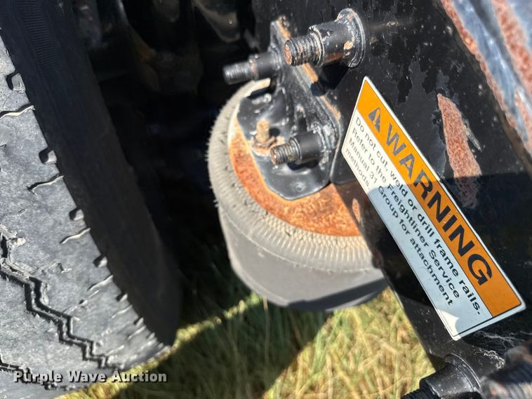 image for item EP0517 2013 Freightliner Cascadia  semi truck