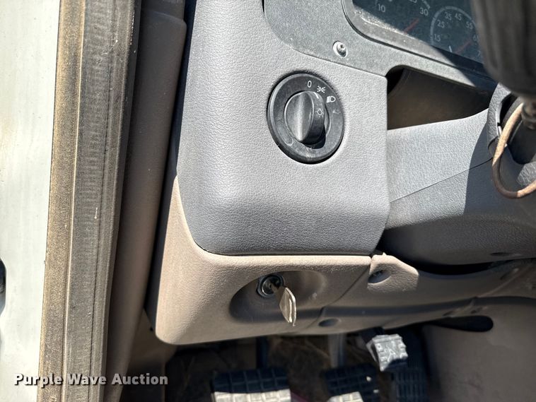 image for item EP0517 2013 Freightliner Cascadia  semi truck