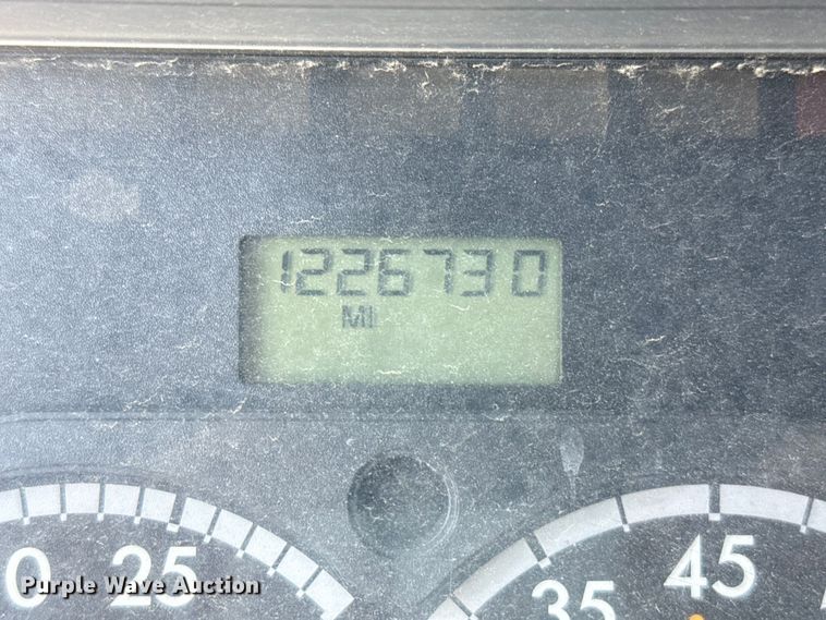 image for item EP0517 2013 Freightliner Cascadia  semi truck