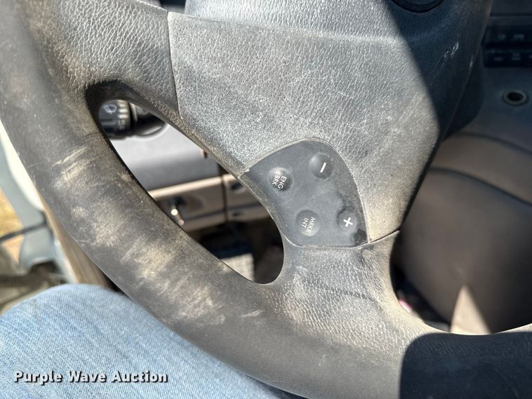 image for item EP0517 2013 Freightliner Cascadia  semi truck