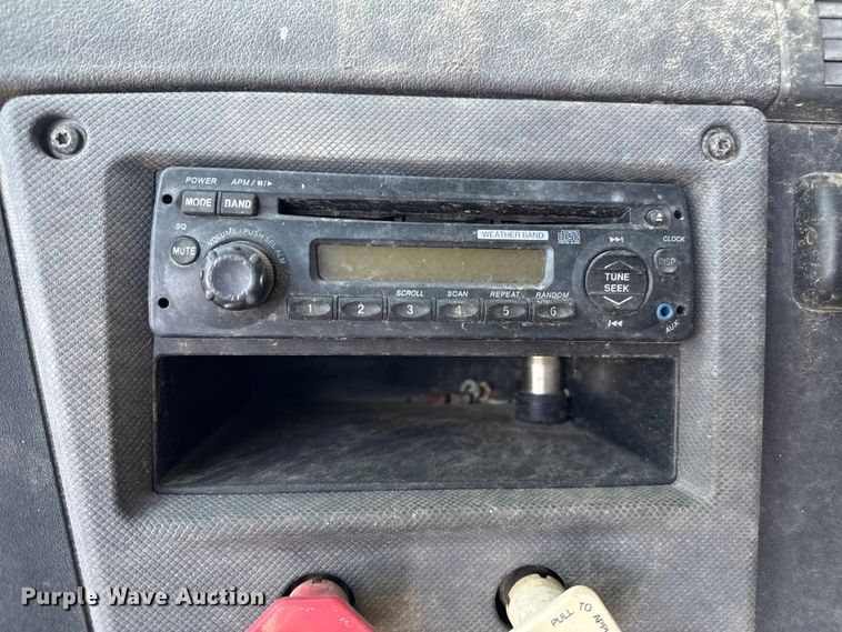 image for item EP0517 2013 Freightliner Cascadia  semi truck