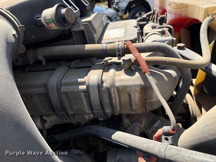 image for item EP0517 2013 Freightliner Cascadia  semi truck