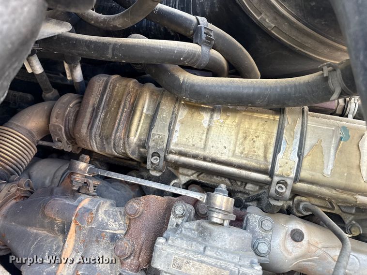 image for item EP0517 2013 Freightliner Cascadia  semi truck