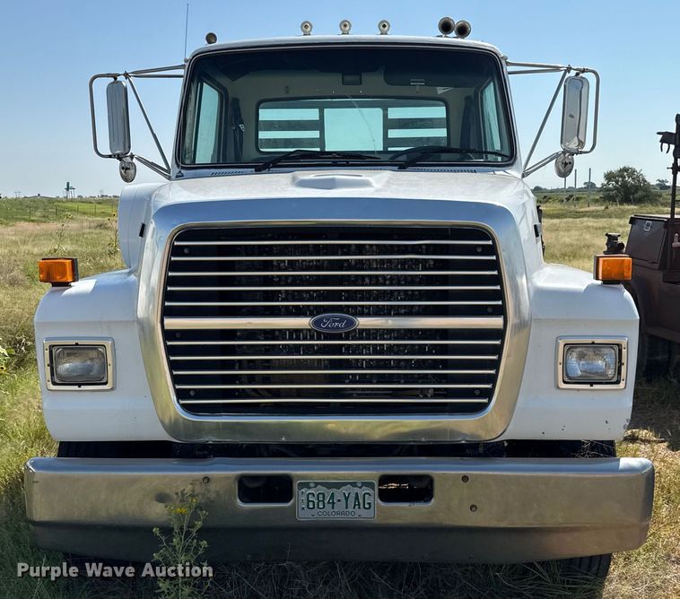 image for item EP0520 1996 Ford LN8000 flatbed truck