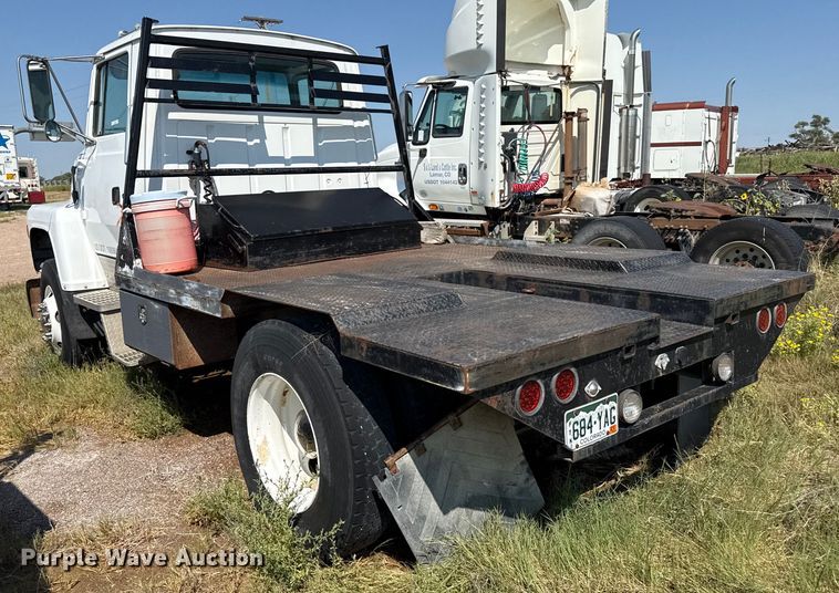 image for item EP0520 1996 Ford LN8000 flatbed truck