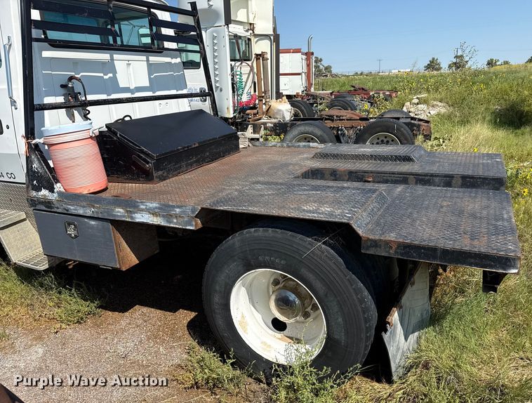 image for item EP0520 1996 Ford LN8000 flatbed truck