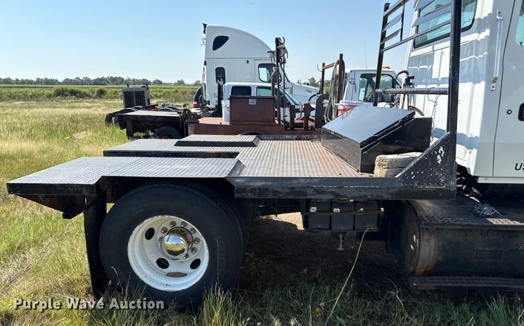 image for item EP0520 1996 Ford LN8000 flatbed truck