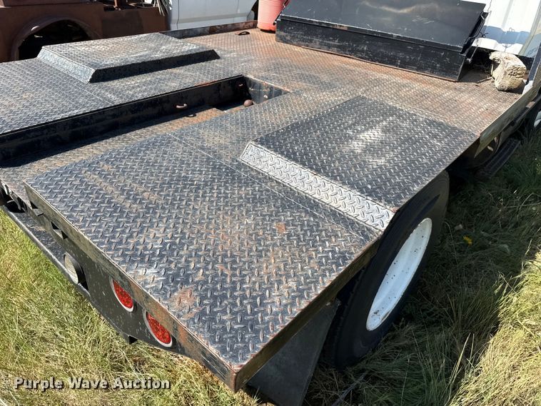 image for item EP0520 1996 Ford LN8000 flatbed truck