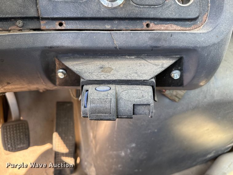 image for item EP0520 1996 Ford LN8000 flatbed truck