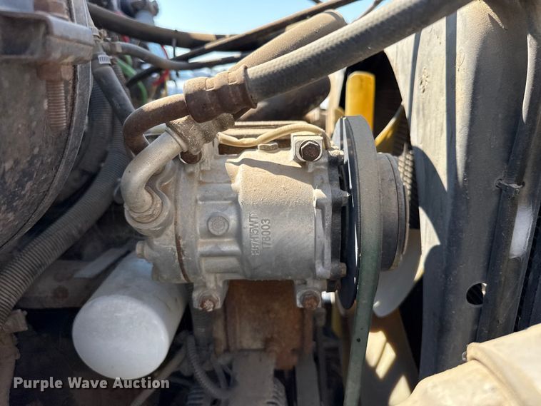 image for item EP0520 1996 Ford LN8000 flatbed truck