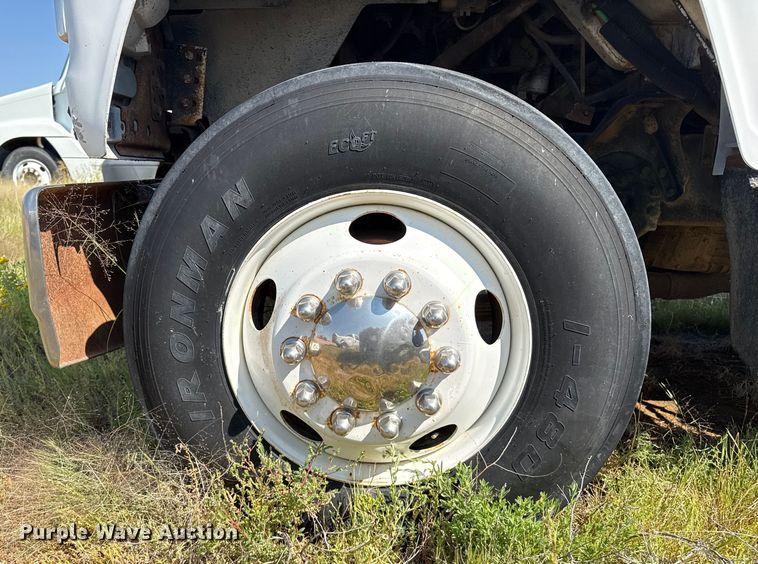 image for item EP0520 1996 Ford LN8000 flatbed truck