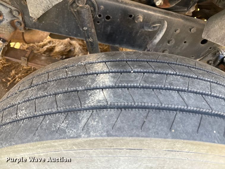 image for item EP0520 1996 Ford LN8000 flatbed truck