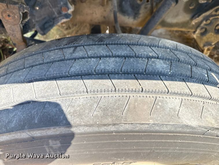 image for item EP0520 1996 Ford LN8000 flatbed truck