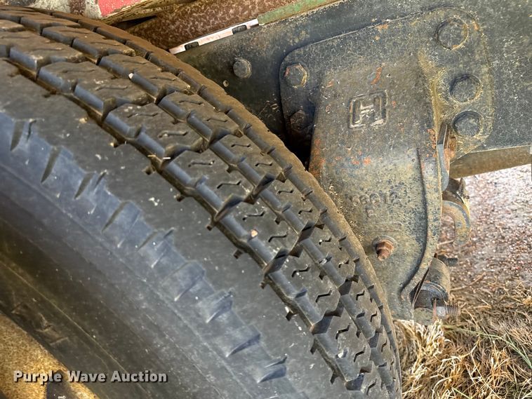 image for item EP0520 1996 Ford LN8000 flatbed truck