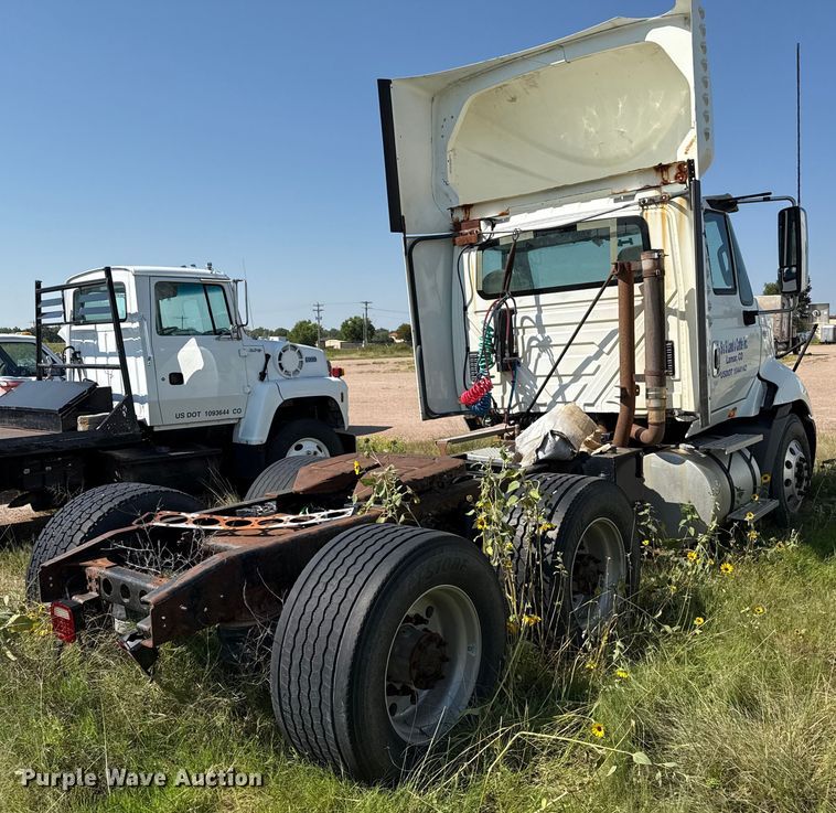 image for item EP0521 2013 International Prostar semi truck