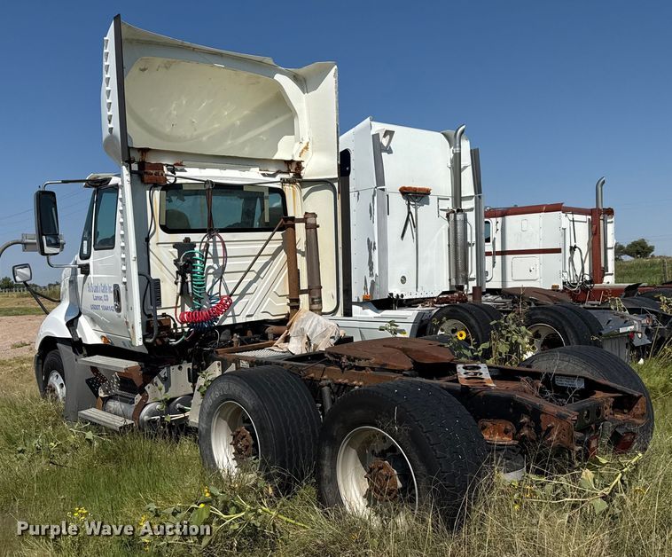 image for item EP0521 2013 International Prostar semi truck