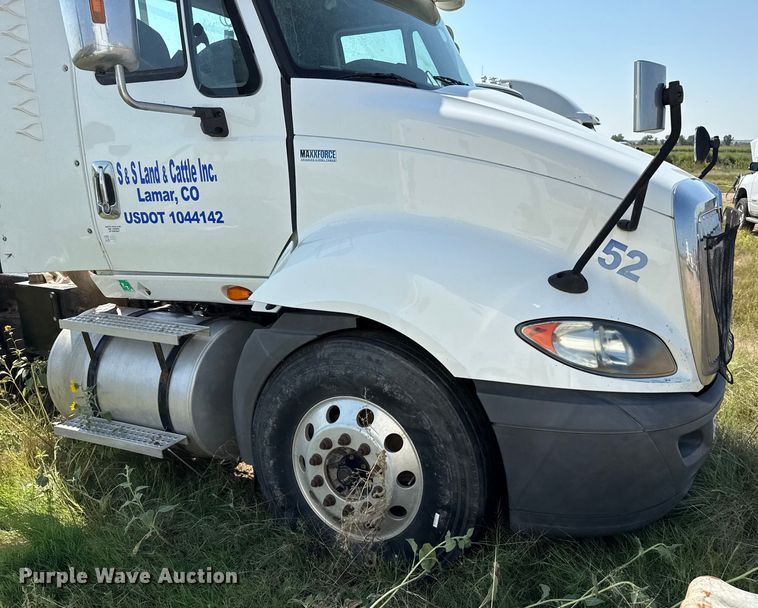 image for item EP0521 2013 International Prostar semi truck