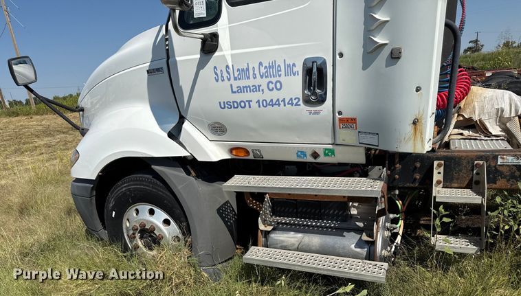 image for item EP0521 2013 International Prostar semi truck