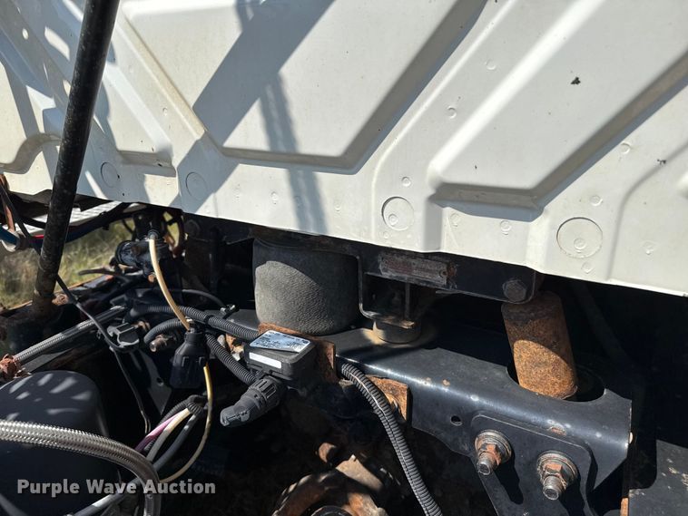 image for item EP0521 2013 International Prostar semi truck