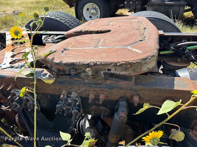 image for item EP0521 2013 International Prostar semi truck