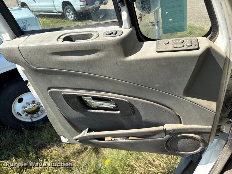 image for item EP0521 2013 International Prostar semi truck