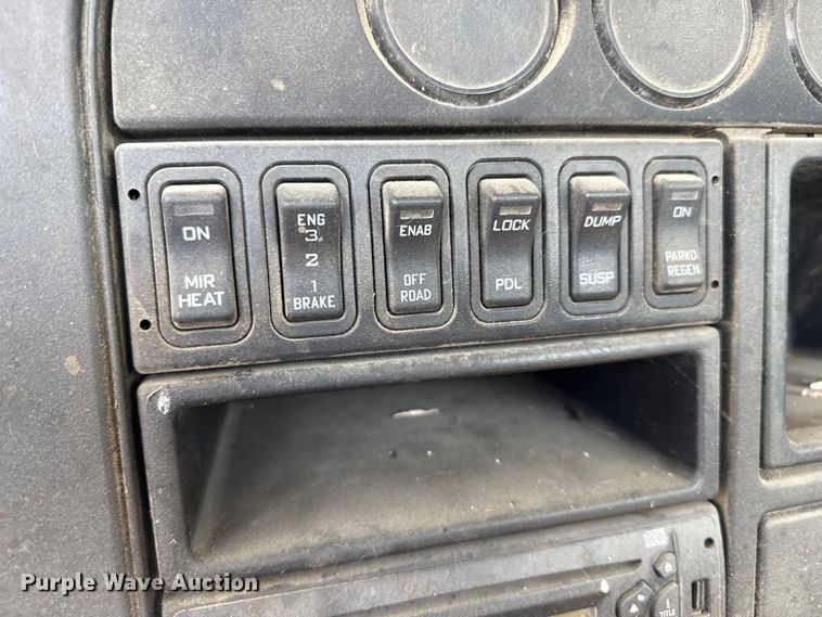 image for item EP0521 2013 International Prostar semi truck