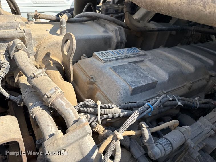 image for item EP0521 2013 International Prostar semi truck