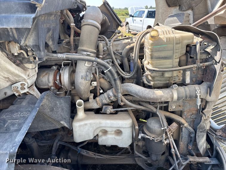 image for item EP0521 2013 International Prostar semi truck