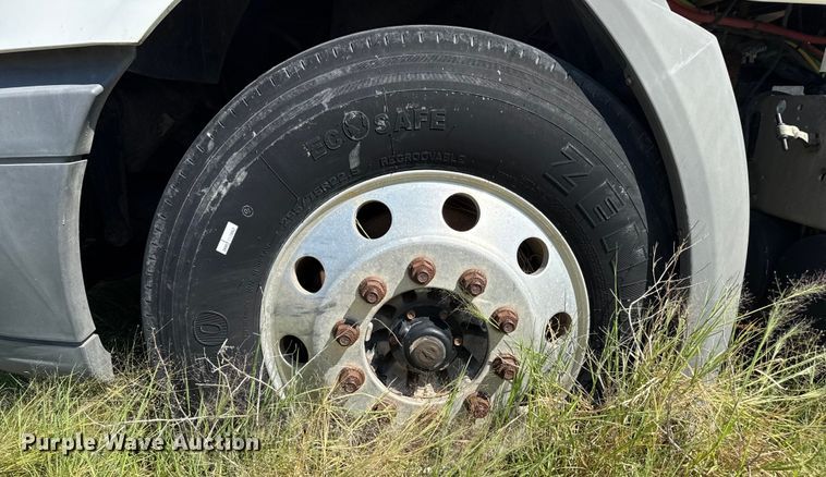 image for item EP0521 2013 International Prostar semi truck