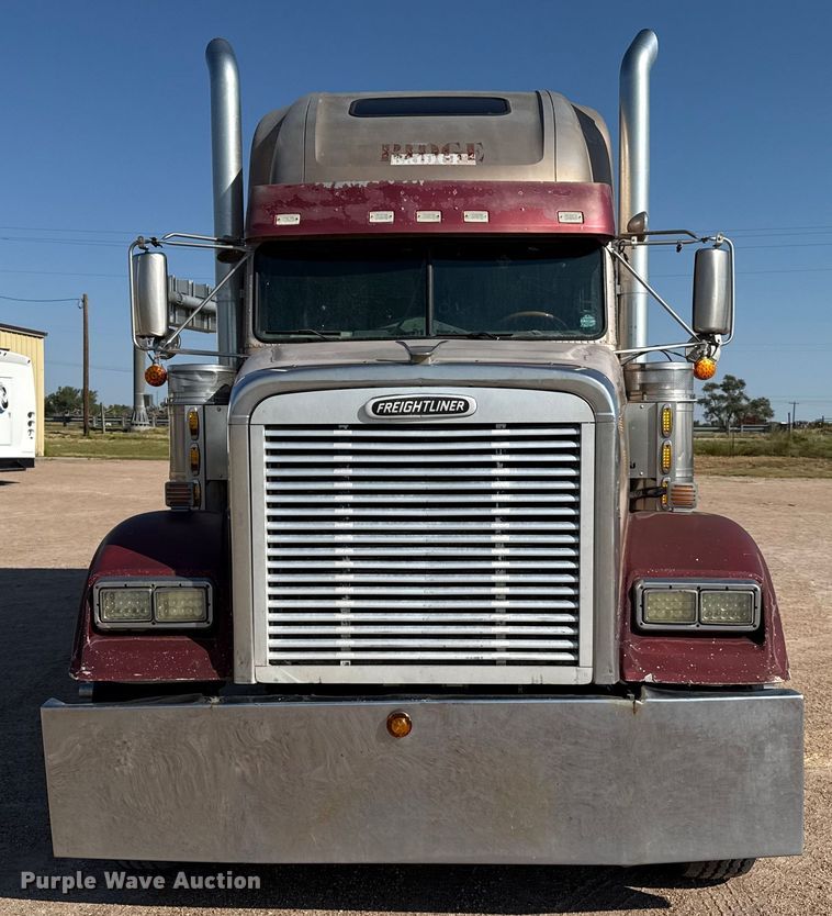 image for item EP0522 2001 Freightliner Conventional semi truck