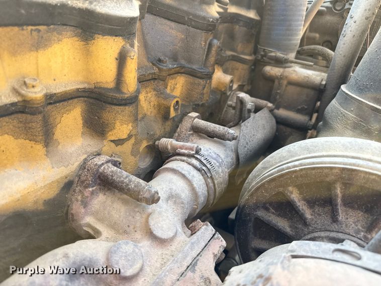 image for item EP0522 2001 Freightliner Conventional semi truck