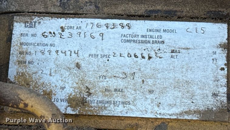 image for item EP0522 2001 Freightliner Conventional semi truck