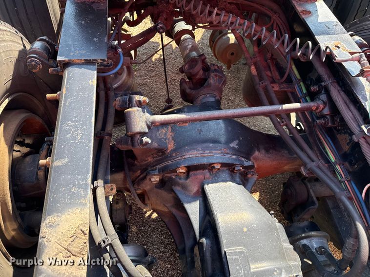 image for item EP0523 2015 Freightliner Cascadia semi truck