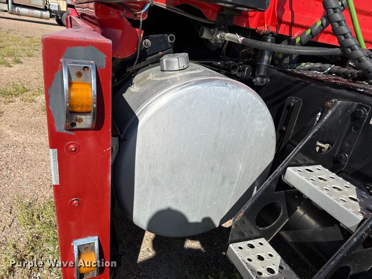 image for item EP0523 2015 Freightliner Cascadia semi truck