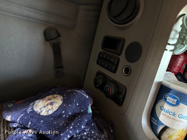 image for item EP0523 2015 Freightliner Cascadia semi truck