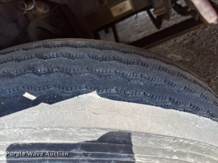 image for item EP0523 2015 Freightliner Cascadia semi truck