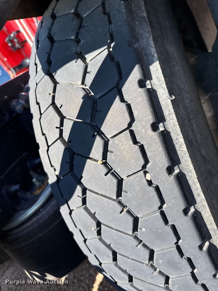 image for item EP0523 2015 Freightliner Cascadia semi truck