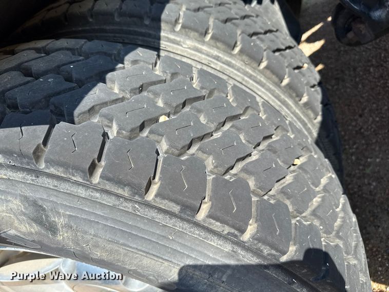 image for item EP0523 2015 Freightliner Cascadia semi truck