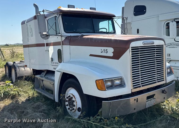 image for item EP0524 1998 Freightliner FLD semi truck