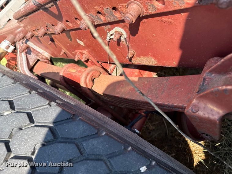 image for item EP0524 1998 Freightliner FLD semi truck