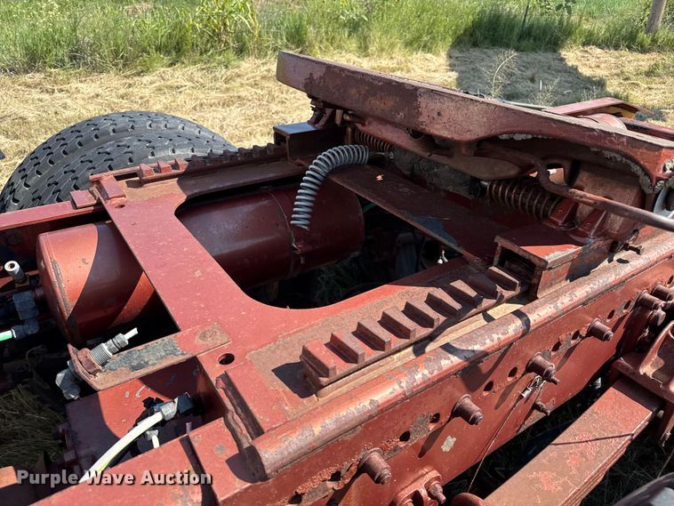 image for item EP0524 1998 Freightliner FLD semi truck