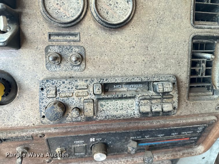 image for item EP0524 1998 Freightliner FLD semi truck