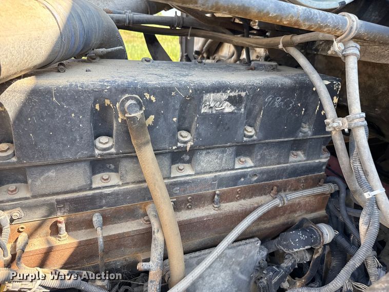 image for item EP0524 1998 Freightliner FLD semi truck