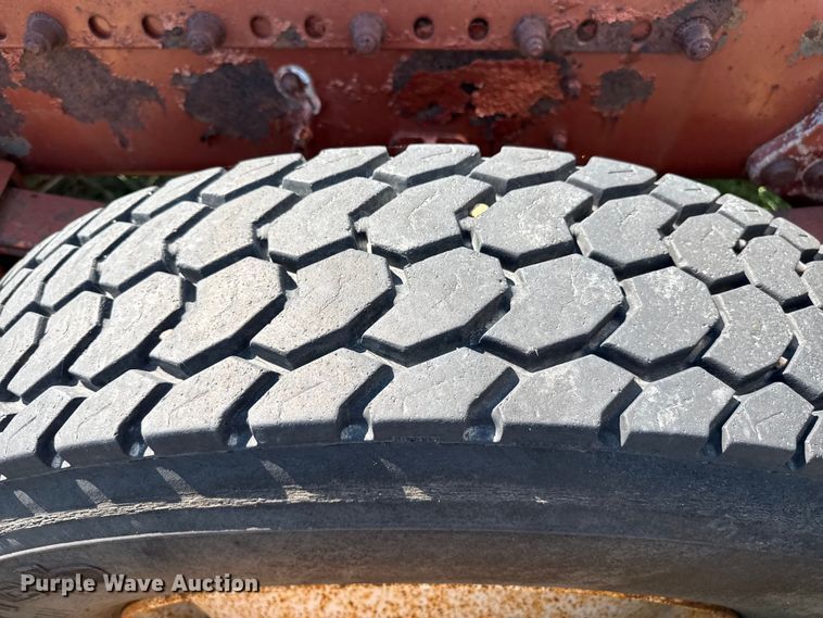 image for item EP0524 1998 Freightliner FLD semi truck