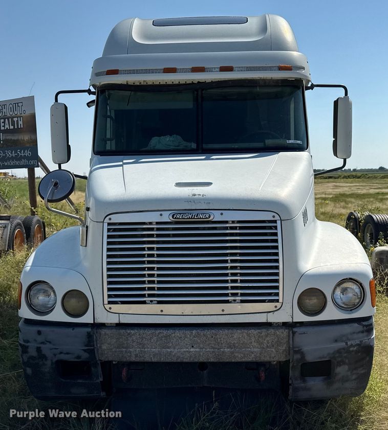image for item EP0525 1999 Freightliner Century Class semi truck