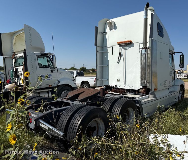 image for item EP0525 1999 Freightliner Century Class semi truck